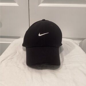 Nike Black Dri Fit SnapBack cap Size Medium/Large